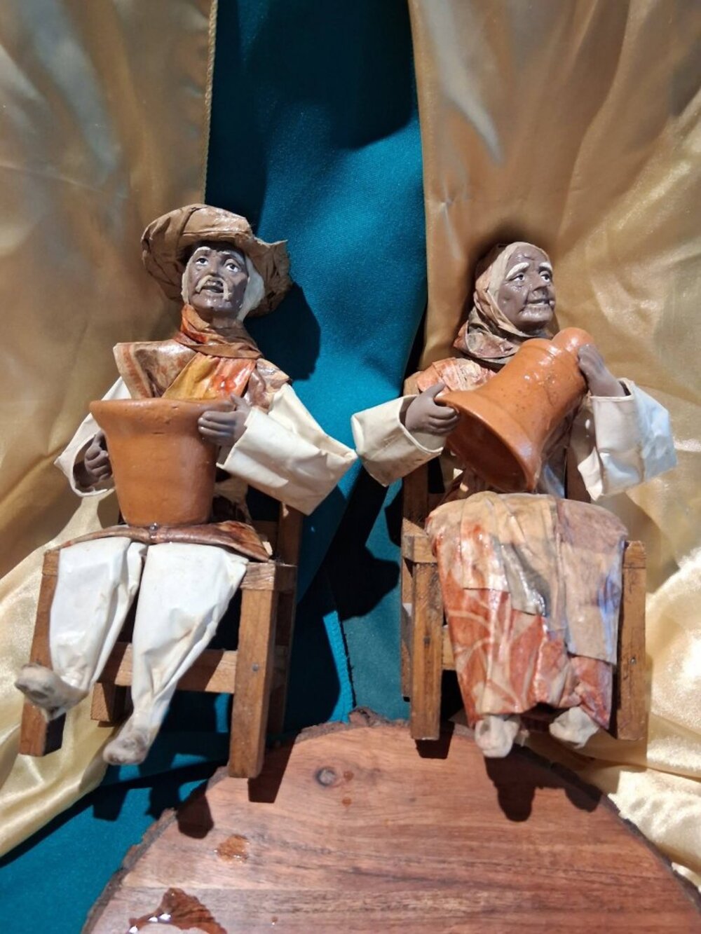 Vintage Mexican Folk Art Paper Mâché Elderly Couple Figurines & Terra Cotta Pott